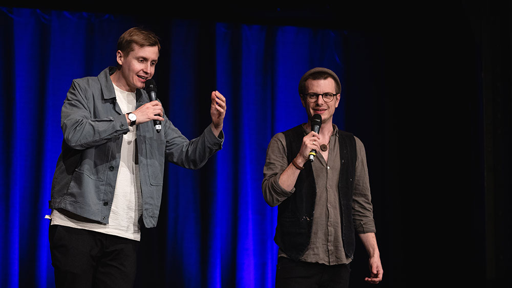 Hous of Podcasts: Beliebte Hosts live auf der Bühne