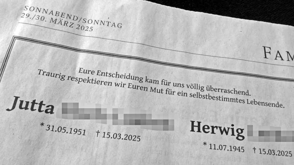 Todesanzeige im Bremer Weser-Kurier für ein Ehepaar, das offenbar gemeinsam Suizid begangen hat