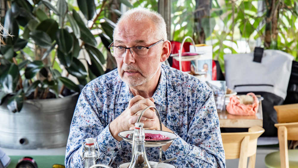 Uwe Müller gründete trotz staatlichen Misstrauens die erste Telefonseelsorge in der DDR – nun, vierzig Jahre später, geht er in den Ruhestand (Archivbild von 2024)