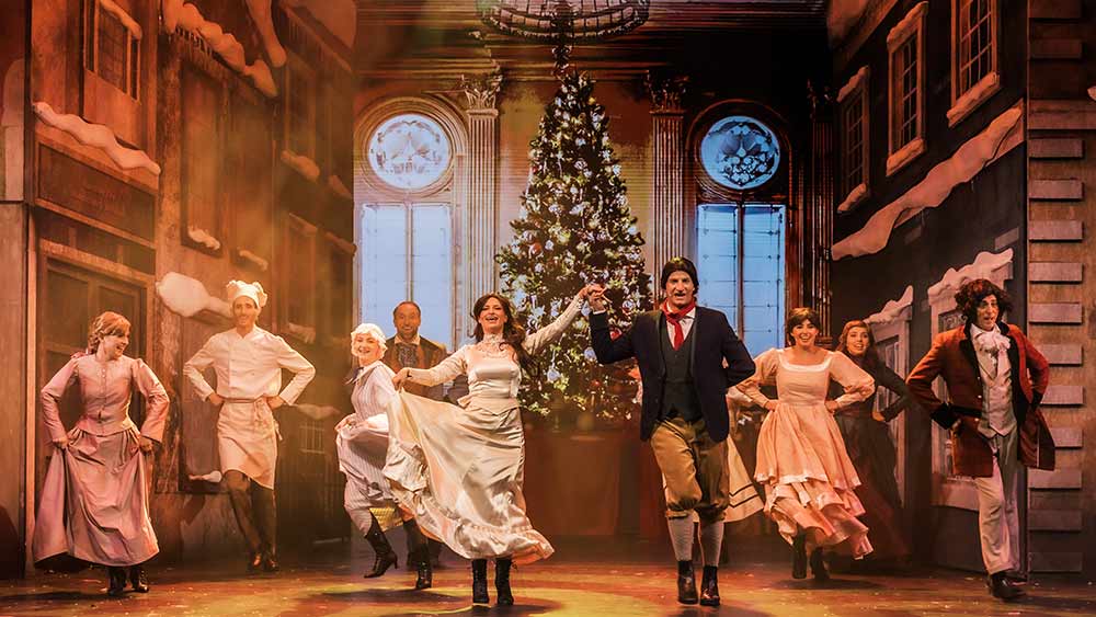 Charles Dickens' Weihnachtsgeschichte hat Premiere im Berliner Bluemax-Theater gefeiert