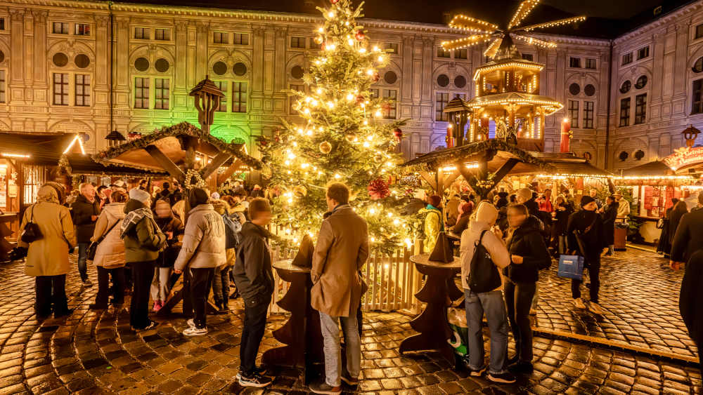 Lichterglanz auf Marktplätzen, auf Burgen und in Bergwerksstollen. Weihnachtsmärkte gibt es in den nächsten Wochen fast überall in Deutschland. Doch mancherorts gibt es Absagen - wegen der Sicherheit