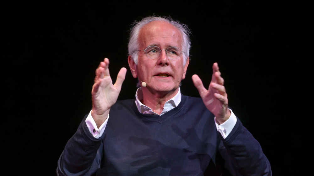 Harald Schmidt feiert Weihnachten mit Kirche und Fleischfondue