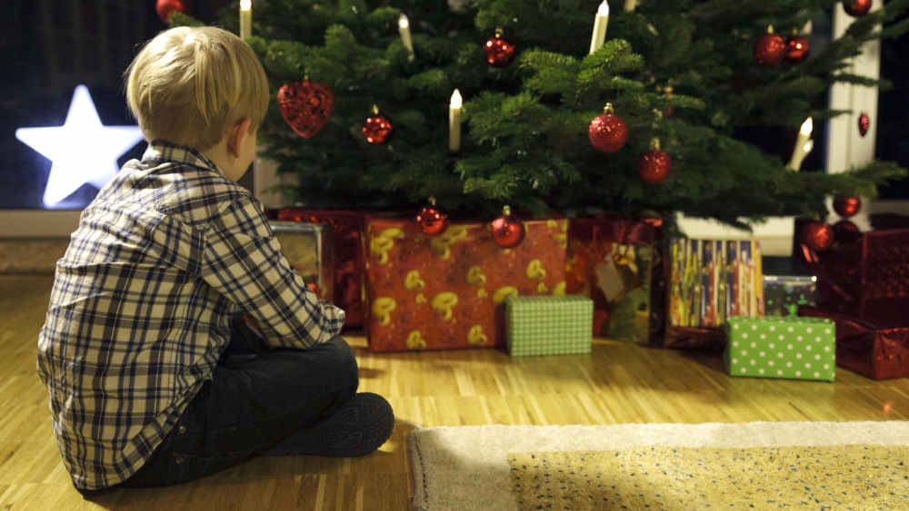 Weihnachten nach der Trennung der Eltern ist für Kinder Freude und Herausforderung zugleich