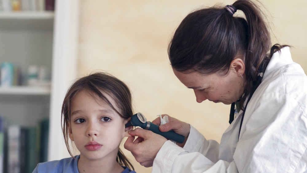 Ärztinnen und Ärzte genießen in der Bevölkerung laut Umfrage das größte Vertrauen