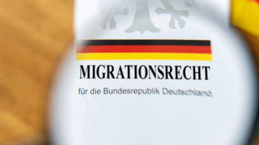 Asylpolitisches Forum warnt vor Aushöhlung des Grundgesetzes