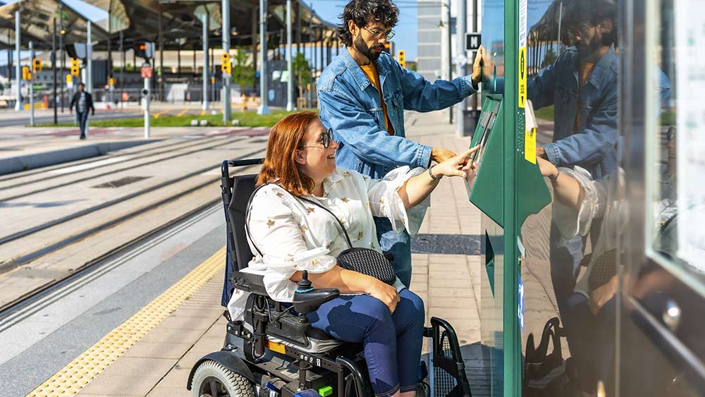 Der Nahverkehr kann für Menschen mit Behinderung zur Herausforderung werden