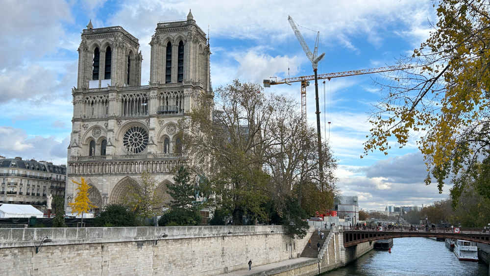 Fünfeinhalb Jahre nach dem verheerenden Brand wurden in Paris die Pforten von Notre-Dame wieder geöffnet