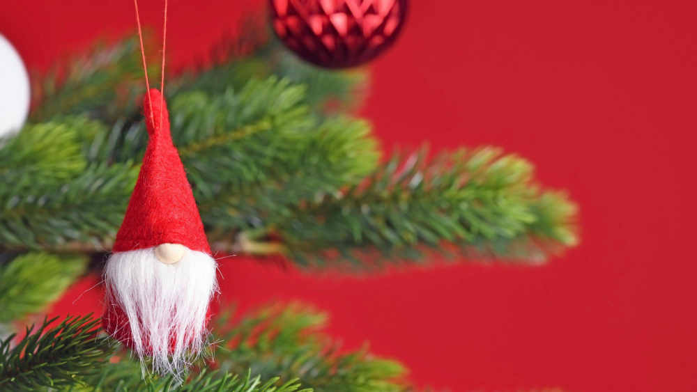 Mini-Wichtel verbreiten in deutschen Familien in der Adventszeit Freude, Kreativität und kleine Streiche