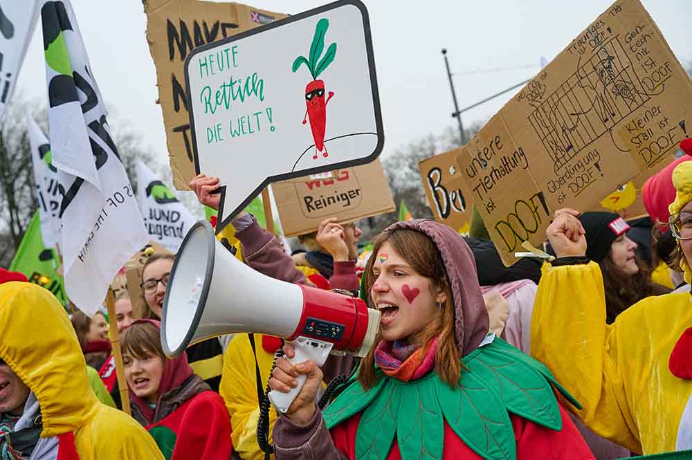 Rund 60 Organisationen des "Wir haben es satt!"-Bündnisses demonstrieren am 17.1.2026 in Berlin für eine biologisch-ökologischere Landwirtschaft