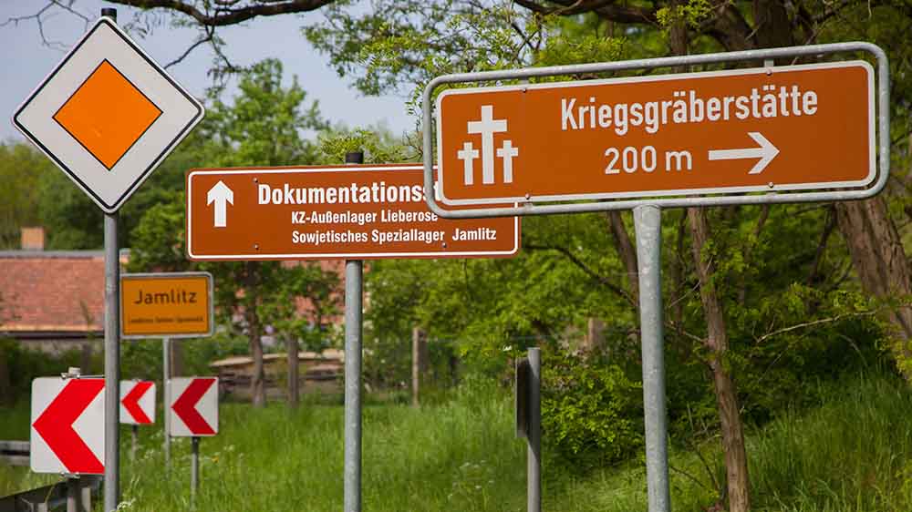 Image - Vom provisorischen Gedenken zum historischen Ort