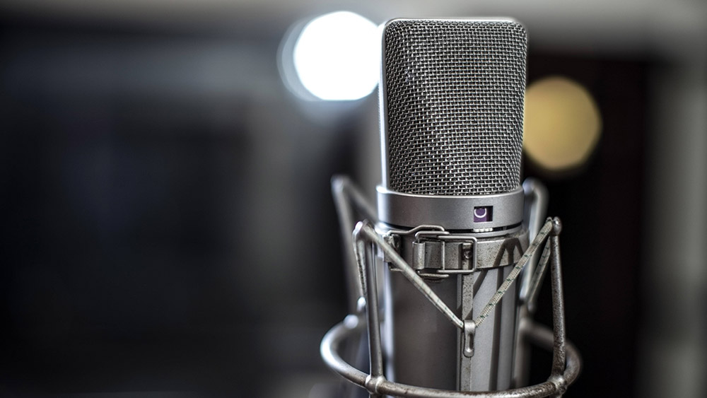 "Auch wenn es dunkel ist. Berichte vom 7. Oktober" ist das Hörspiel des Jahres 2025