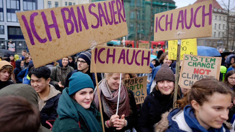 Laut Greenpeace fühlen sich viele Jugendliche beim Klimaschutz übergangen