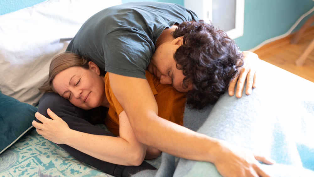 Kuscheln ist wichtig für das Leben: Es senkt Stress, stärkt Vertrauen und kann sogar Depressionen lindern