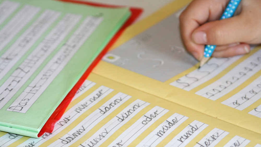 Nur 20 Prozent der Schülerinnen und Schüler an weiterführenden Schulen haben eine zufriedenstellende Handschrift