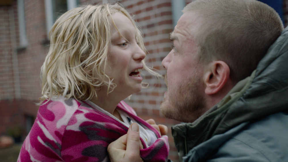 Wütend und unberechenbar: Das ist das Bild, das viele von sogenannten Systemsprengern seit dem gleichnamigen Film von im Kopf haben